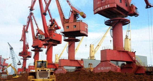 还在叫嚣！79岁鹰派狂妄宣称对华开战！川普却急撤关税，怕了？