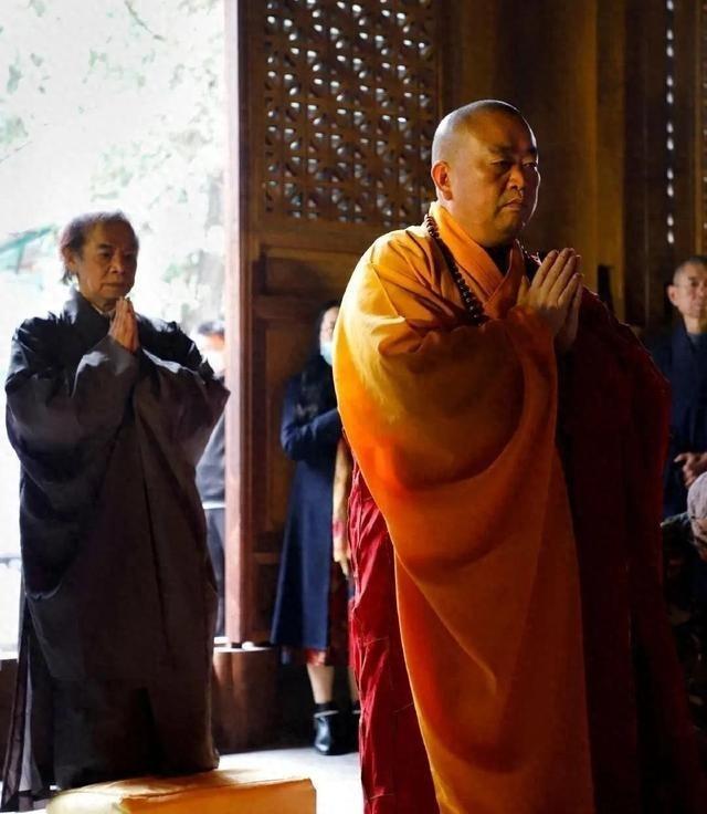 释永信翻车，最惨的不是他，而是那个捐了46亿、剃度出家的蔡志忠