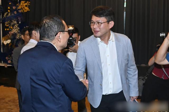 黄国昌：民进党已全面熄火