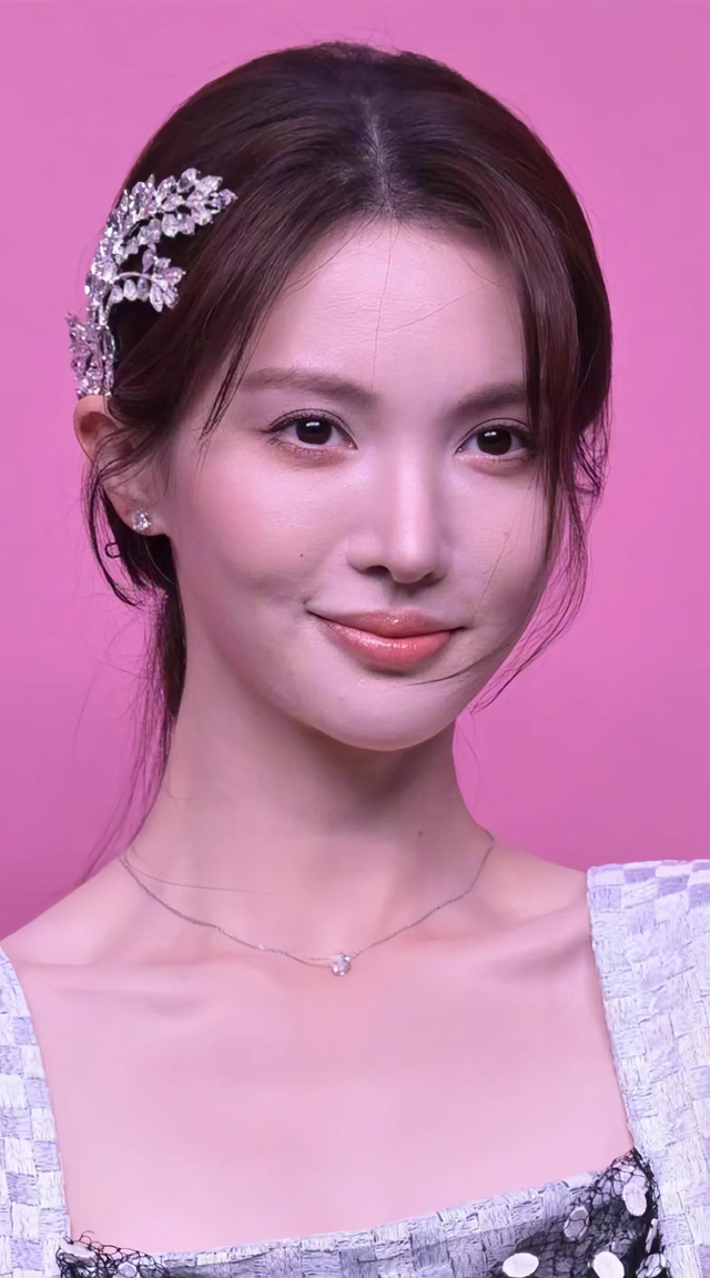 这下麻烦大了！不到24小时，金晨接连传来2大噩耗，个个戳心窝