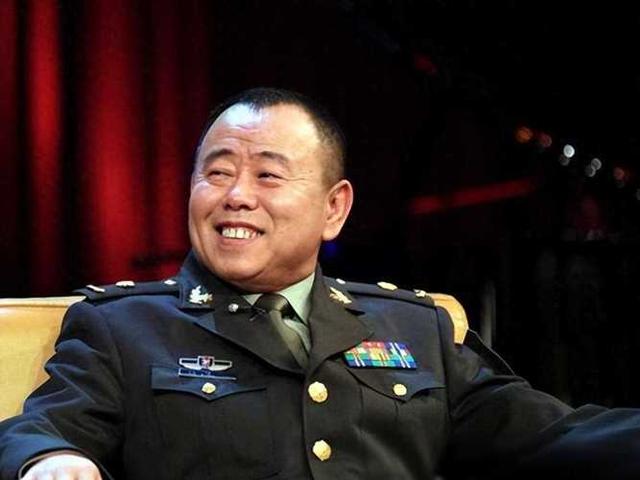 全家移民真相大白2年，享正师级待遇的潘长江，已走上另一条大道