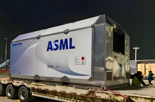 全部倒戈！美、韩芯片巨头集体行动，外媒：限制即将反转