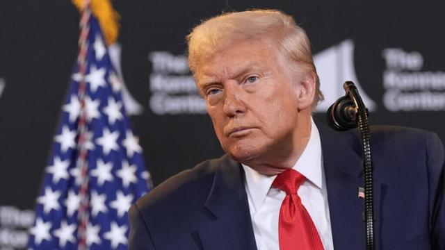 美航母舰队进战位，委电话打到北京，救不救马杜罗？王毅斩钉截铁