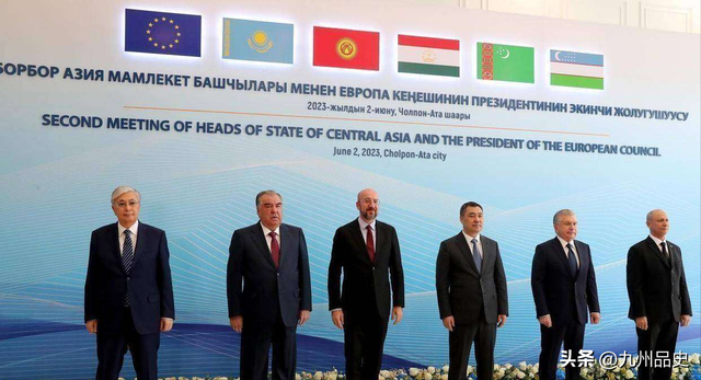 多国首脑即将赶到东京！高市早苗瘪着嘴笑	，全球已收到中国的通知