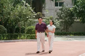 老年人出游物品清单图片