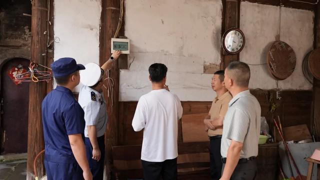 汀州镇：筑牢用电安全防线 助力夏日经济持续“升温”