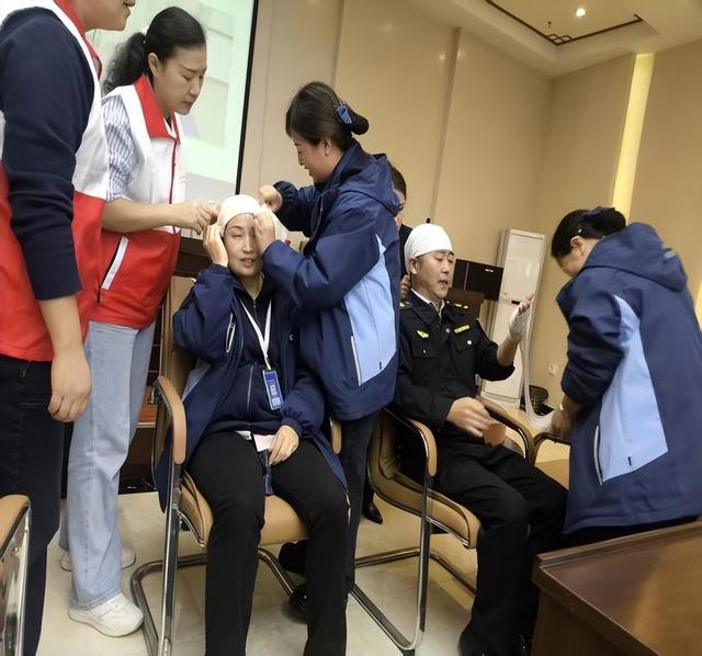 麦积山大景区成功举办红十字应急救护培训 提升全员应急能力​​