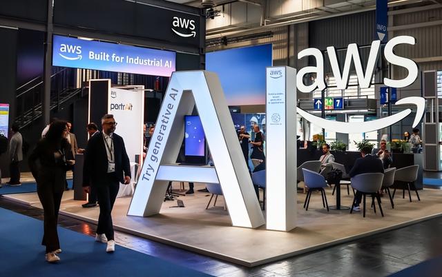 美国打响AI数据战！亚马逊砸1250亿扩中心，要垄断全球科技命脉？