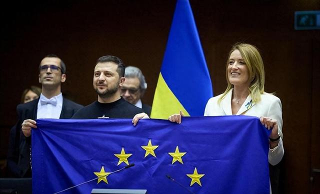 放弃入约换援助？泽连斯基柏林之行，暴露乌克兰真实处境！