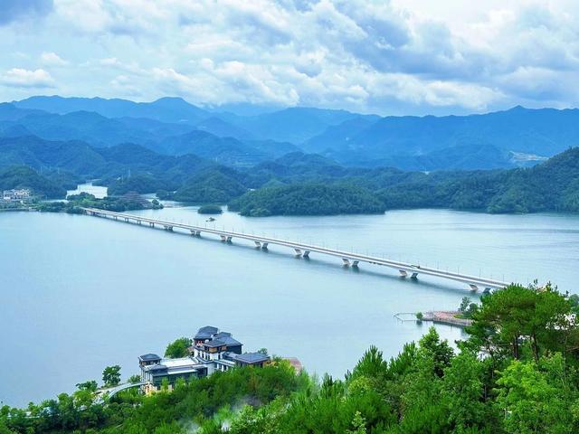 中国最美的两个人工湖，一个在安徽，一个在浙江，你去过吗