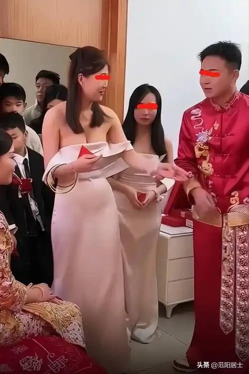 崇洋媚外，完全割裂的东西文化在婚庆这庄重的场合怎能融合在一起