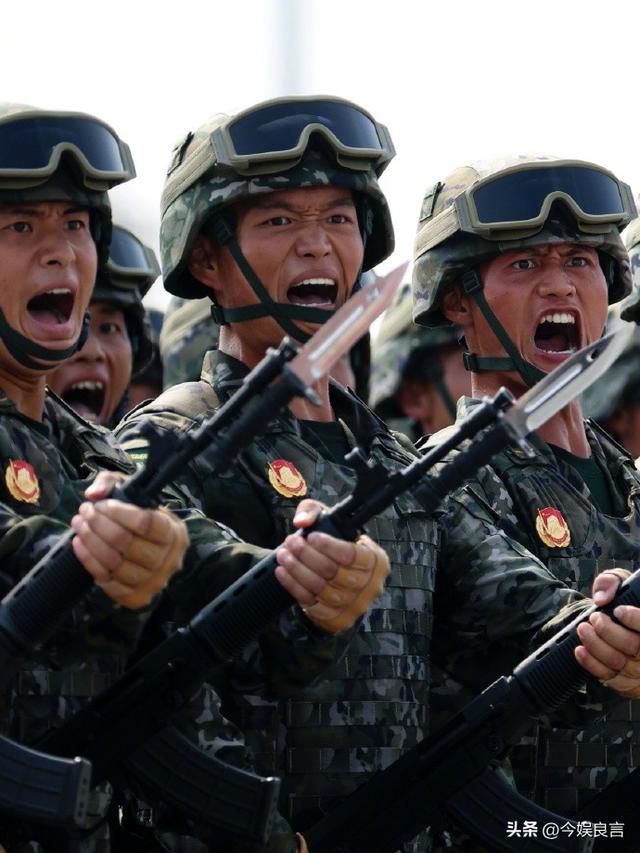 被央视怒批、脑袋空空，德不配位，难怪阅兵从不邀请“流量”明星