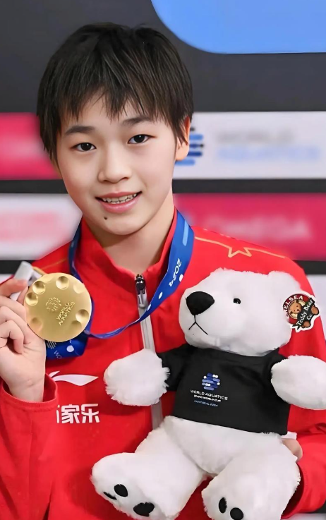 直到王伟莹坦白全红婵退出个人赛原因，才懂樊振东那番话真没说错