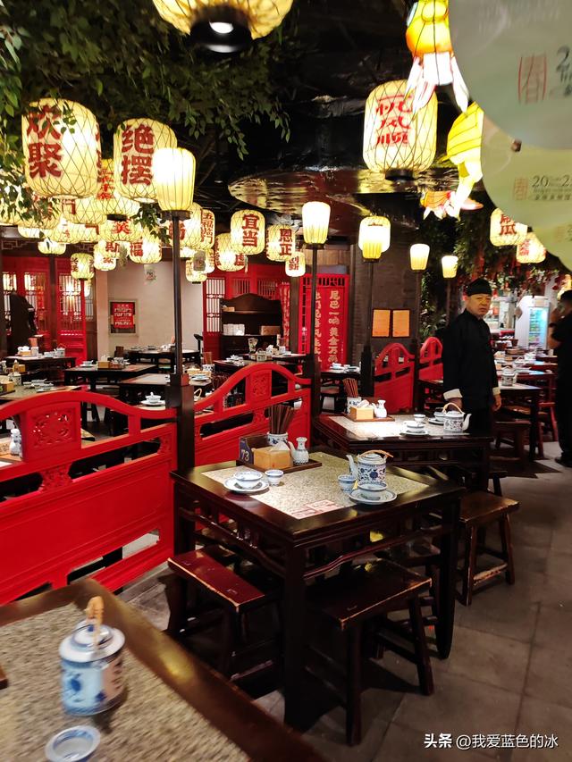 以吃的名义南京一日游：南京大牌档的午餐，四个招牌菜点了三样