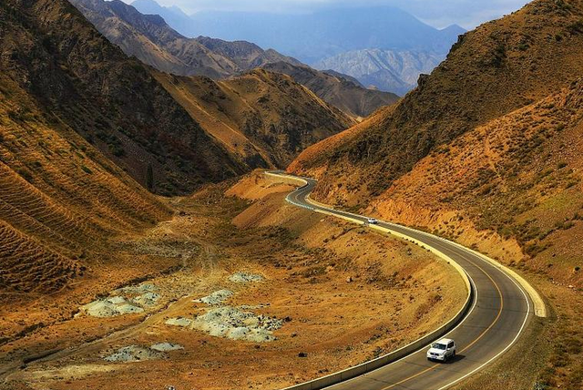 中国最长的公路	，全长超1万公里，它到底长啥样？自驾党必看