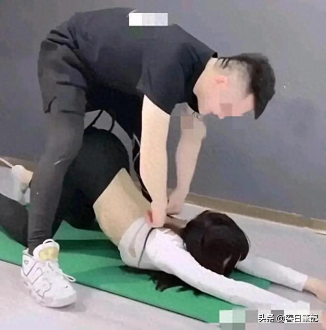 妻子出轨男健身教练：正脸被扒，抓奸画面炸裂，难怪丈夫鱼死网破
