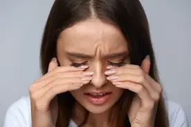 眼睛刺痛像针扎，怎么快速消除？试试这几个方法图片