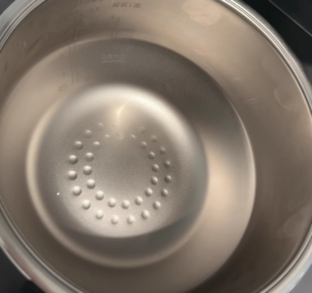 电饭煲什么内胆最好最健康？5种电饭煲内胆对比：结果一目了然