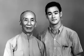 李小龙的美国墓地：儿子永远陪在身边，墓碑前12个字令人泪目！图片