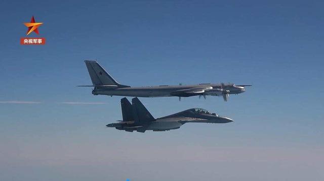 日本想偷袭辽宁舰？12架F-2战机全副武装，引爆国际舆论