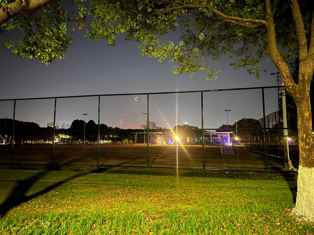 夜步嘉兴中央公园