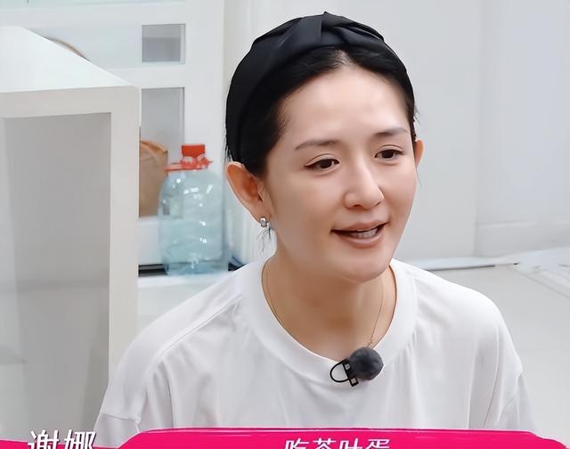 谢娜父母住中江2层大别墅，家里还有保姆，花6000元请司机贵吗？