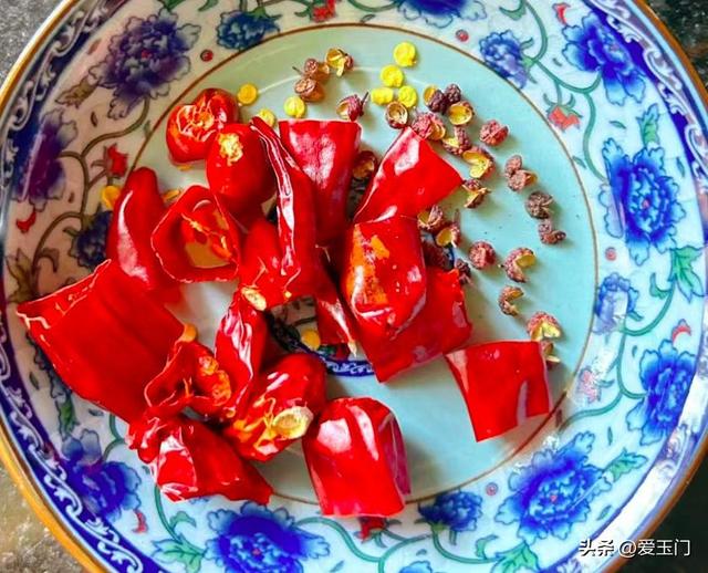 冬天	，这菜使劲吃！一润肠、二提神醒脑	、三强免疫，不懂吃可惜了