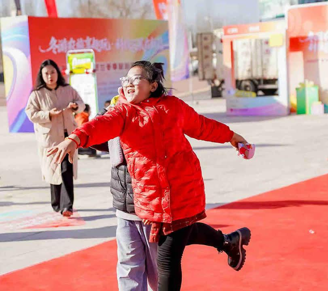 科技赋能文旅 消费激活冬日 宁夏贺兰县2025年冬季旅游嘉年华启幕