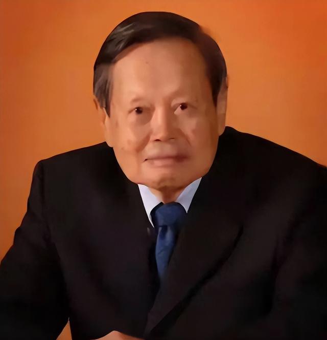 杨振宁去世才2天，令人恶心的一幕出现了，杨振宁助理曾辟谣