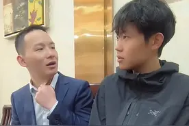 谢浩男来深圳是首次坐飞机，被18岁姜甲儒八卦恋爱没，他谈到初恋图片