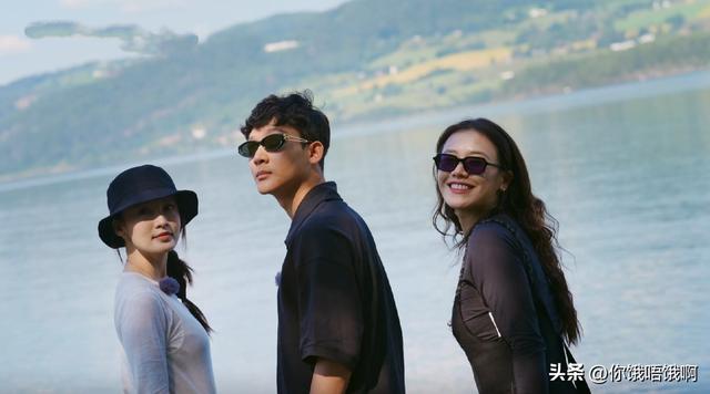 马思纯哭了，此刻人生太美好，有朋友、有音乐、有美景