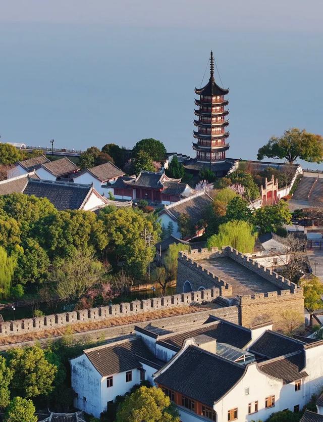 有生之年，总得去趟海宁盐官吧，感受下“天下奇观”的震撼