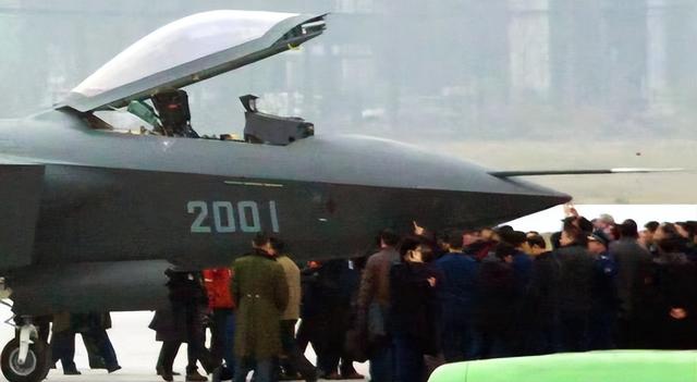 为什么“战略忽悠局局长”张召忠，突然消失了	，去哪里了？