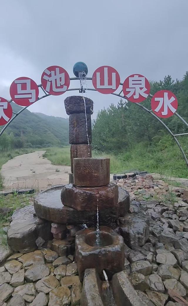 饮马池 镶嵌在吕梁山中的碧绿翡翠！