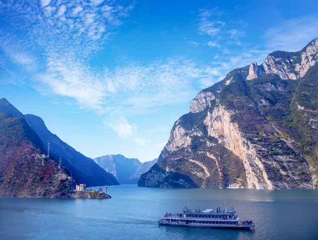 长江从远古雪山走来，三峡还是三峡，风采依然