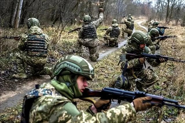 仅剩2000万人？比乌克兰投降更可怕的事情是，再打可能亡国灭种了