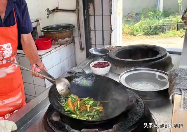成都被冷落的古场镇，停留在70年前，附近美食诱人被严重低估！