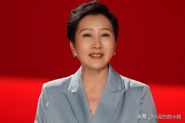 万万没想到，63岁张凯丽因九三阅兵上的一个动作，实现口碑暴增