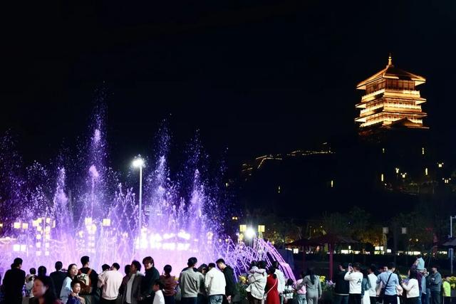 请到茂名过大年｜好吃好玩好逛！茂名庙街把年味玩明白了