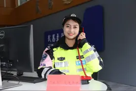 汉马倒计时——求助快、响应更快!武昌交警推出“一键”呼叫服务图片