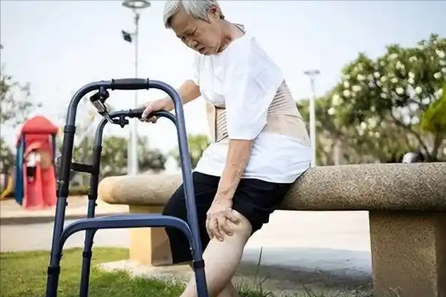 “经常锻炼”是错误的？医生含泪苦劝：过了70岁，锻炼牢记4不要