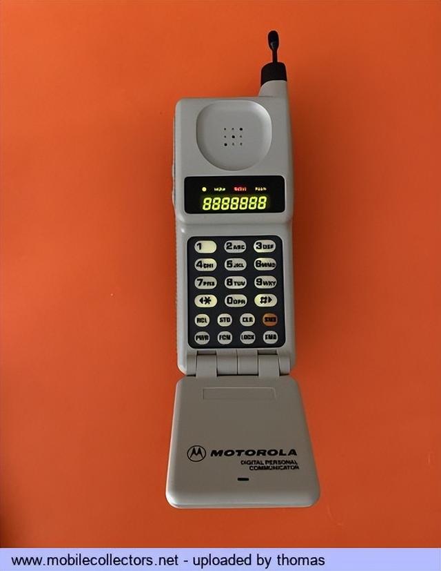 通信历史连载788-世界第一部下翻盖手机-摩托罗拉MicroTAC-1989年