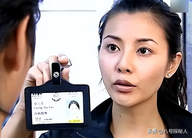 21岁拍三级，30岁被出轨，38岁嫁大佬，如今52岁没孩子竟被宠成宝
