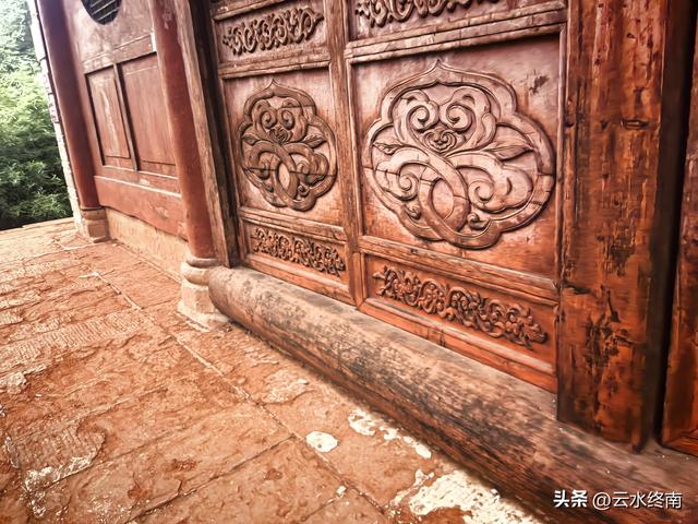 千里岷江第一镇，怎么这么冷寂？沉银宝藏、崖墓摇钱树，都白瞎了