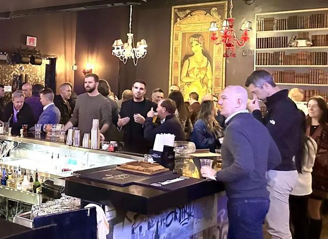 AI推高失业，美国白领饭碗难保？