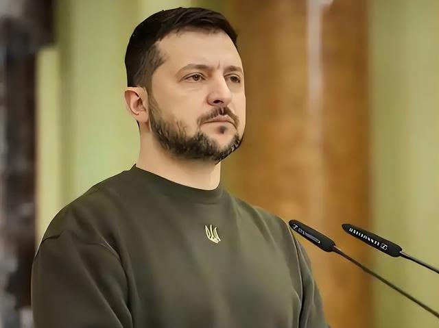 8倍兵力围死！波克罗夫斯克三面包围，乌军硬守死撑还是有后手？