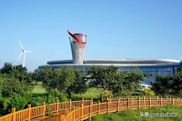 走进京张高速官厅服务区