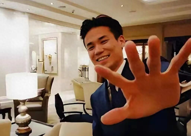 5年前，靠倒卖口罩一年赚60亿元	，住5万一夜酒店的他，如今咋样了