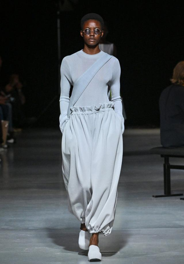 Cfcl 透明如玻璃, 编织着理念, 衣服亦是工具