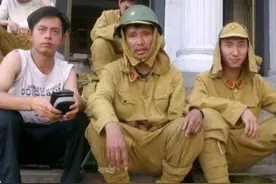 漂泊在横店的群众演员，一天只挣80元，30元躺一次棺材图片